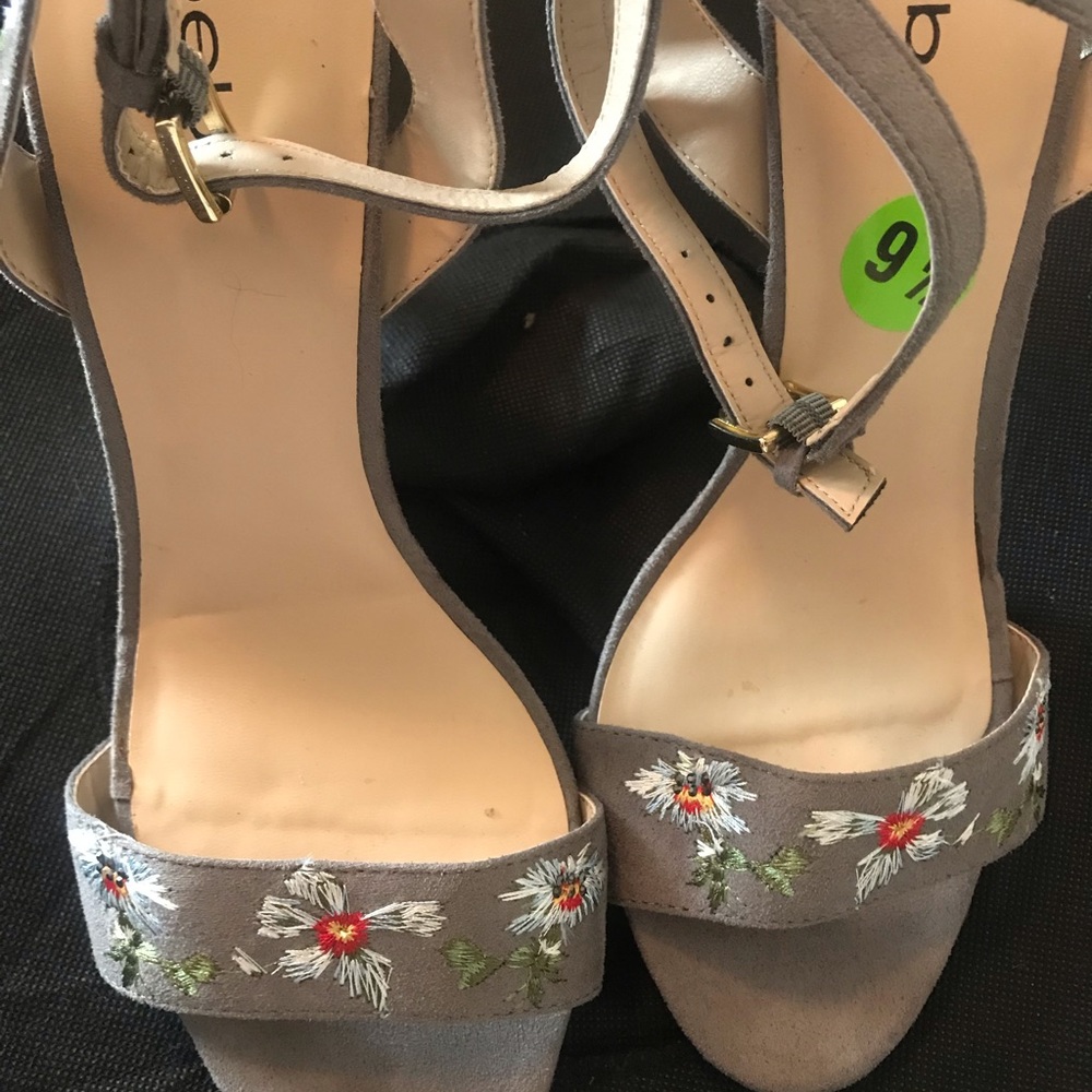 Shoes - Picture 2 of 3